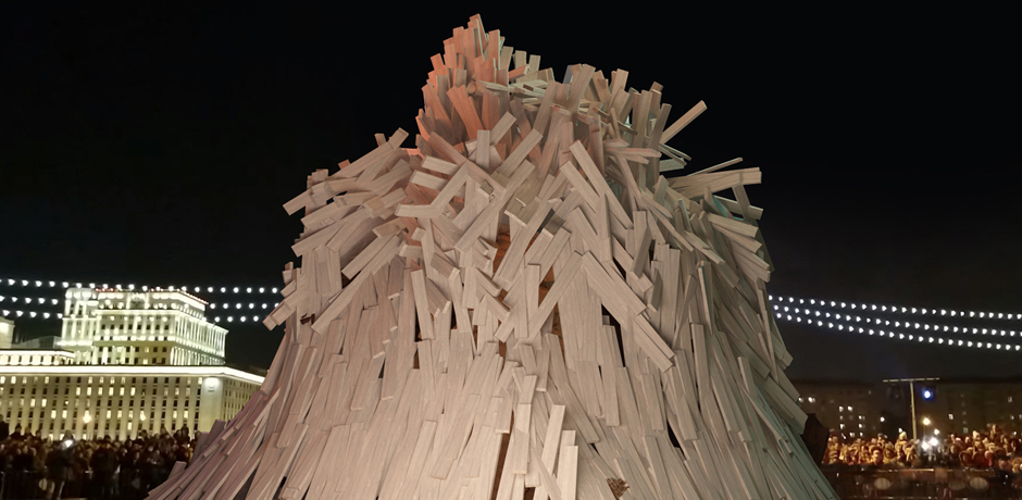 Парк Горького. Медвежонок в берлоге